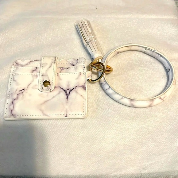 🆓GIVEAWAY🆓 NWOT Keychain Wristlet - Picture 7 of 7